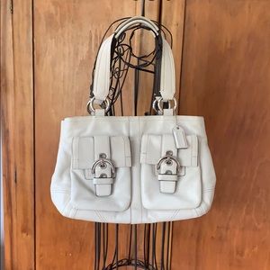 Coach soho style off-white leather shoulder bag